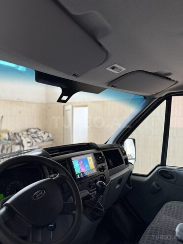 Ford Transit 2010, 277,000 km - 2.4 l - Quba