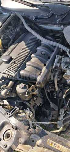 BMW 528 1997, 423,343 km - 2.8 л - Bakı