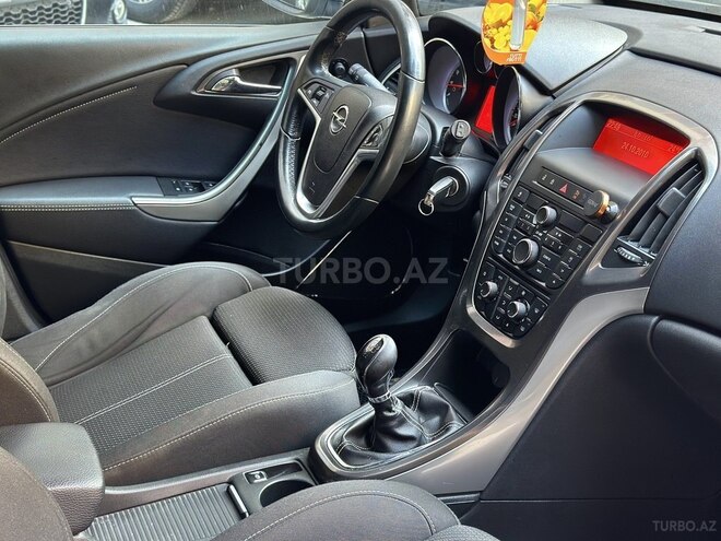 Opel Astra 2011, 273,000 km - 1.4 l - Bakı