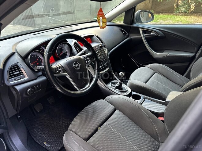 Opel Astra 2011, 273,000 km - 1.4 l - Bakı