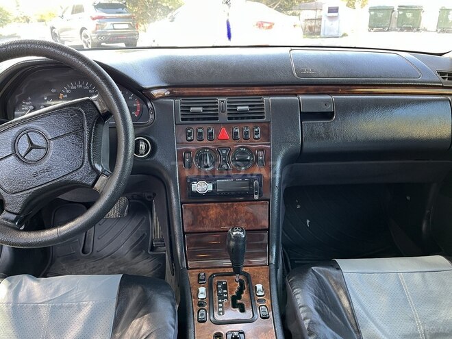 Mercedes E 220 1998, 445,000 km - 2.2 l - Bakı