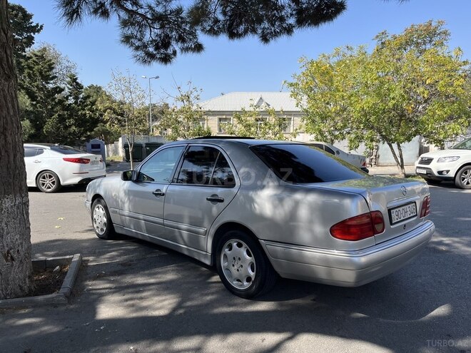 Mercedes E 220 1998, 445,000 km - 2.2 l - Bakı