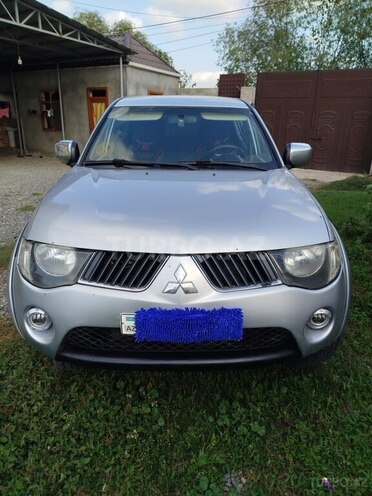 Mitsubishi L200 2008, 260,094 km - 2.5 l - Biləsuvar