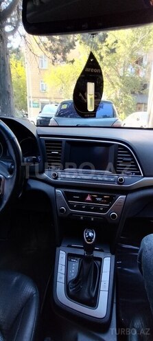 Hyundai Avante 2015, 210,000 km - 1.6 l - Bakı