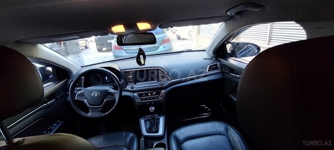 Hyundai Avante 2015, 210,000 km - 1.6 l - Bakı