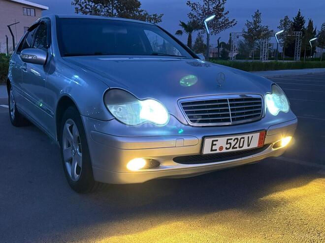 Mercedes C 220 2001, 358,500 km - 2.1 l - Bakı