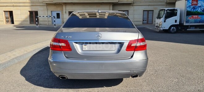 Mercedes E 350 4MATIC 2011, 240,000 km - 3.5 л - Bakı