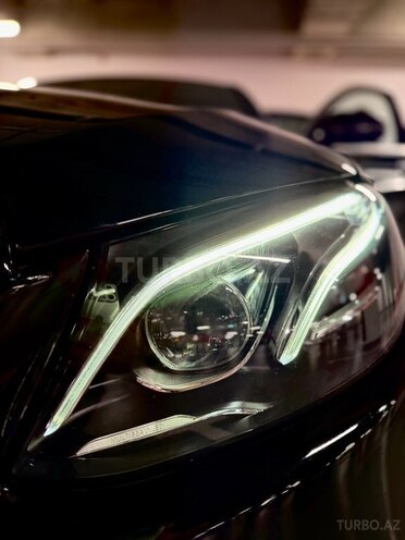 Mercedes E 300-10