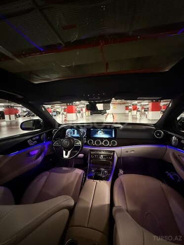 Mercedes E 300-8