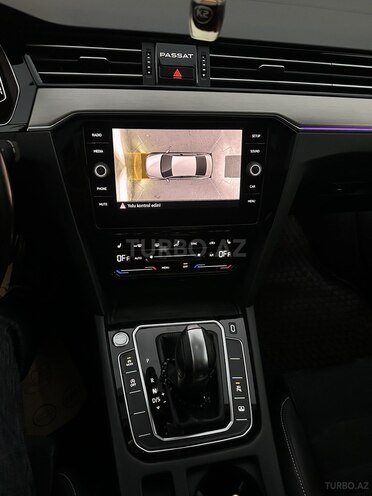 Volkswagen Passat 2021, 83,000 km - 1.4 l - Bakı