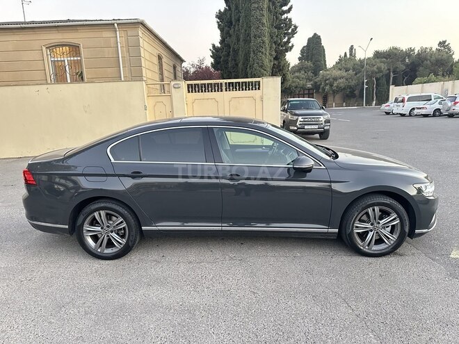 Volkswagen Passat 2021, 83,000 km - 1.4 l - Bakı