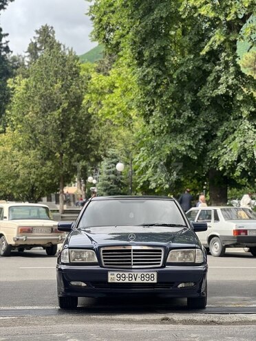 Mercedes C 240 1999, 422,000 km - 2.4 l - Şəki
