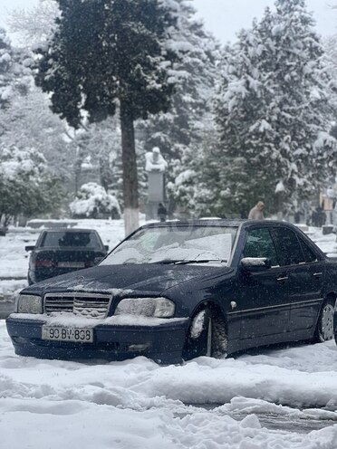 Mercedes C 240 1999, 422,000 km - 2.4 l - Şəki