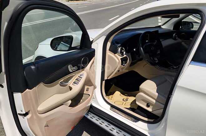 Mercedes GLC 300 4MATIC Coupe 2017, 121,000 km - 2.0 л - Bakı