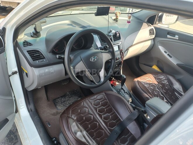 Hyundai Accent 2015, 200,000 km - 1.6 л - Sumqayıt