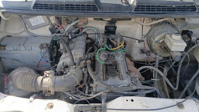 GAZ  2000, 123,456 km - 2.4 l - Salyan