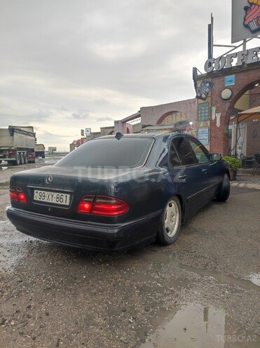 Mercedes E 220 1998, 300,000 km - 2.2 l - Xaçmaz
