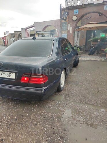 Mercedes E 220 1998, 300,000 km - 2.2 l - Xaçmaz