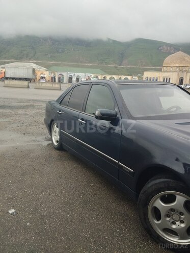Mercedes E 220 1998, 300,000 km - 2.2 l - Xaçmaz