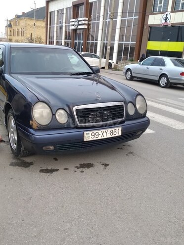 Mercedes E 220 1998, 300,000 km - 2.2 l - Xaçmaz