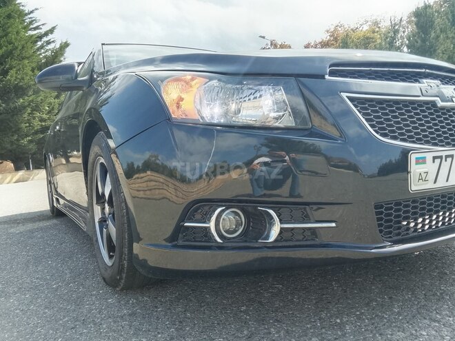 Chevrolet Cruze 2011, 410,000 km - 1.4 l - Qusar