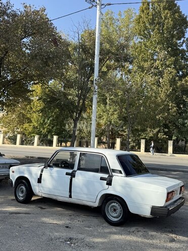 LADA (VAZ) 2107 2005, 270,000 km - 1.6 л - Yevlax