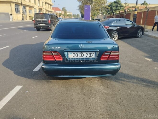 Mercedes E 200 1999, 219,780 km - 2.0 l - Gəncə
