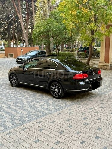 Volkswagen Passat 2013, 235,452 km - 1.8 л - Bakı