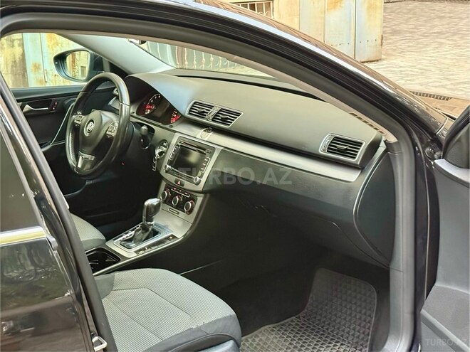 Volkswagen Passat 2013, 235,452 km - 1.8 л - Bakı