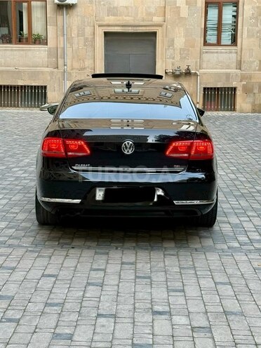 Volkswagen Passat 2013, 235,452 km - 1.8 л - Bakı