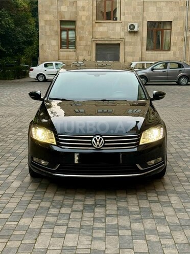 Volkswagen Passat 2013, 235,452 km - 1.8 л - Bakı