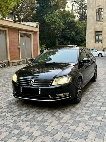 Volkswagen Passat 2013, 235,452 km - 1.8 л - Bakı