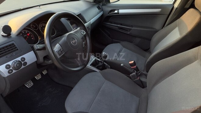 Opel Astra 2005, 203,000 km - 1.4 л - Salyan