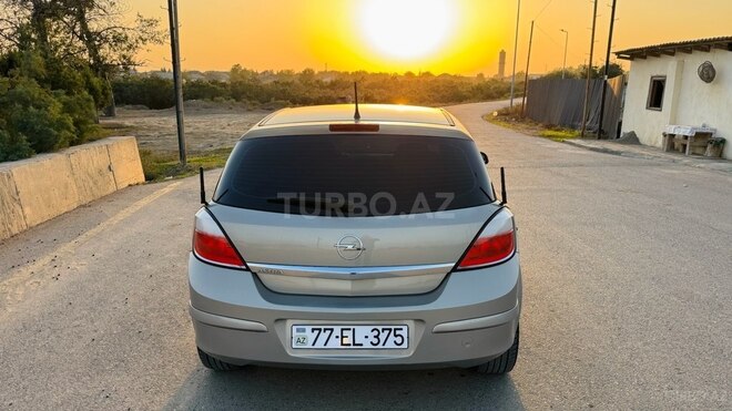 Opel Astra 2005, 203,000 km - 1.4 л - Salyan