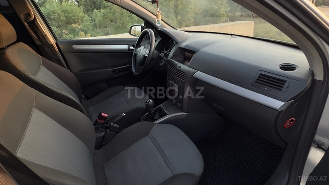 Opel Astra 2005, 203,000 km - 1.4 л - Salyan