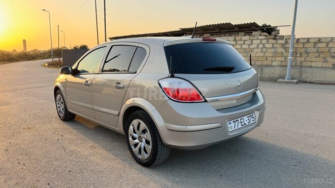 Opel Astra 2005, 203,000 km - 1.4 л - Salyan