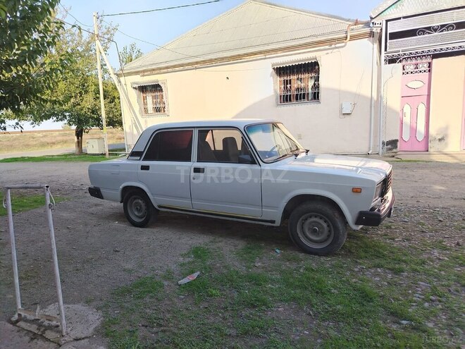 LADA (VAZ) 2107 2002, 200,000 km - 1.6 л - Tovuz