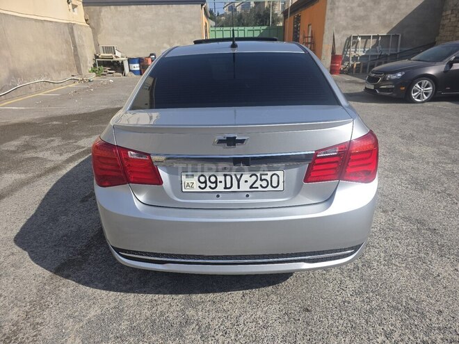 Chevrolet Cruze-12