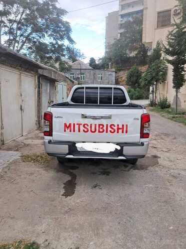 Mitsubishi L200 2020, 89,500 km - 2.4 l - Bakı