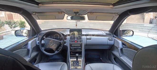 Mercedes E 240 1999, 352,323 km - 2.4 л - Bakı