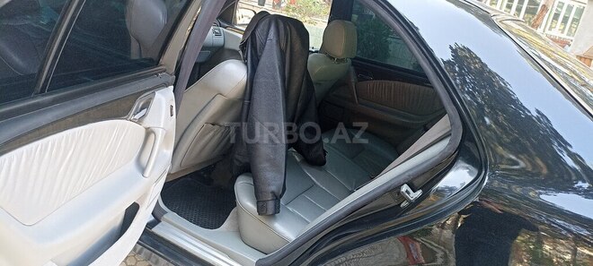 Mercedes E 240 1999, 352,323 km - 2.4 л - Bakı