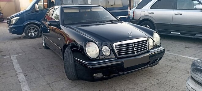 Mercedes E 240 1999, 352,323 km - 2.4 л - Bakı