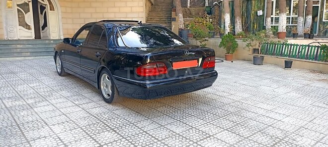 Mercedes E 240 1999, 352,323 km - 2.4 л - Bakı