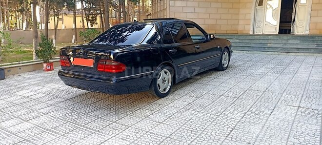 Mercedes E 240 1999, 352,323 km - 2.4 л - Bakı