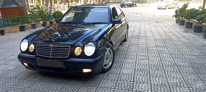 Mercedes E 240 1999, 352,323 km - 2.4 л - Bakı