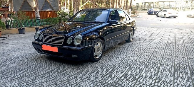 Mercedes E 240 1999, 352,323 km - 2.4 л - Bakı