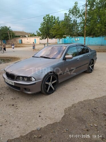 BMW 520 2001, 490,000 km - 2.2 l - Bakı