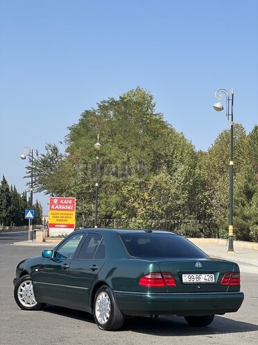 Mercedes E 240 1999, 332,000 km - 2.4 l - Gəncə