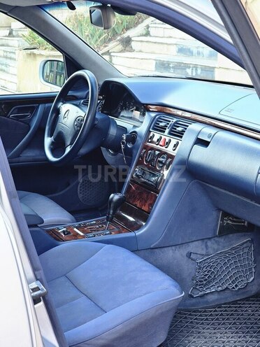 Mercedes E 240 1999, 265,000 km - 2.4 л - Gəncə