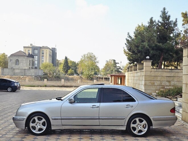 Mercedes E 240 1999, 265,000 km - 2.4 л - Gəncə